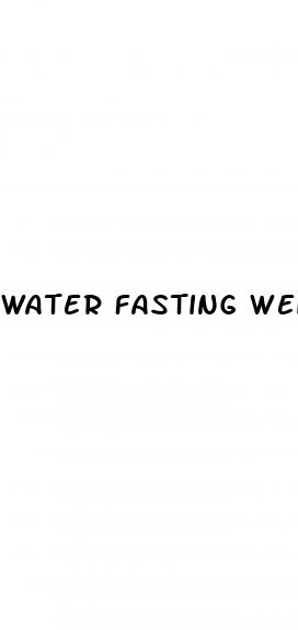 water fasting weight loss per day